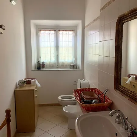 Iole إيغليزياس