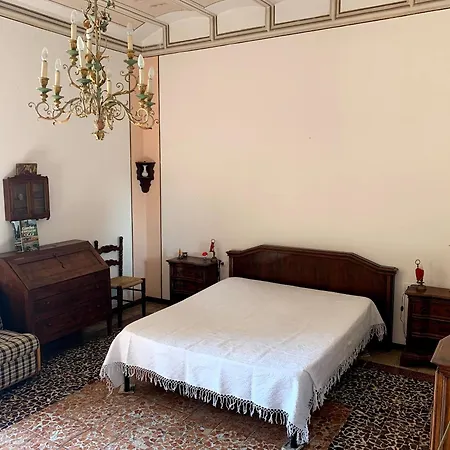 Iole إيغليزياس